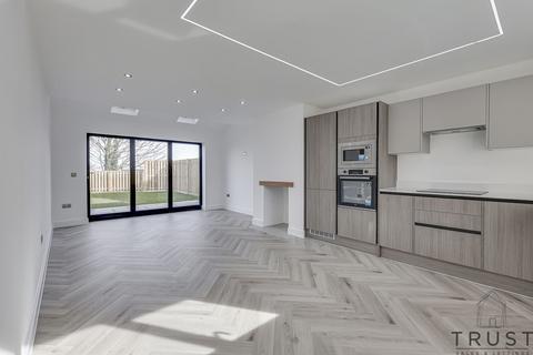 4 bedroom detached house for sale, Wakefield Road, Drighlington, BD11