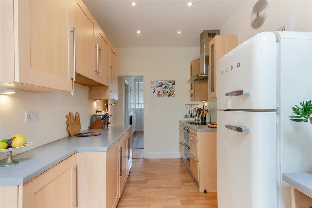 8653990-interior12.jpg