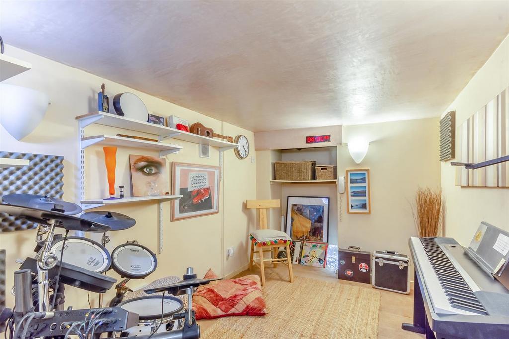 8653990-interior21.jpg