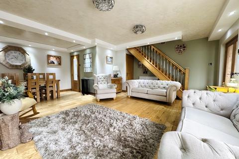 4 bedroom semi-detached house for sale, Rowan Drive, Hetton-le-Hole, Houghton le Spring, Tyne And Wear, DH5