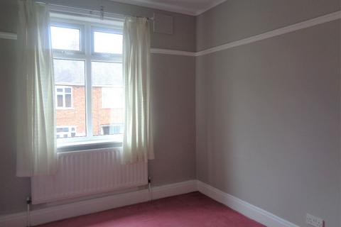 2 bedroom semi-detached house to rent, Malim Road, Eastbourne