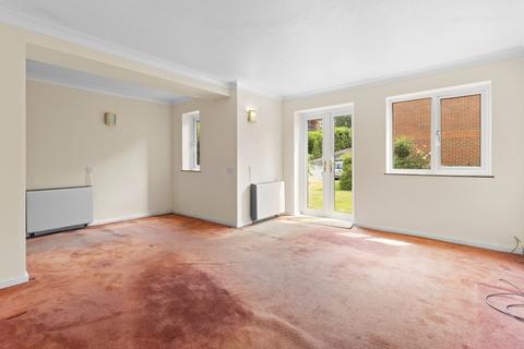 1 bedroom retirement property for sale, London Road, Uckfield, East Sussex, TN22