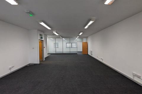 Industrial unit to rent, Boundary Rd Woking GU21 5DH