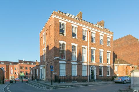 Office to rent, 16-17 King Sq Bridgwater TA6 3DJ