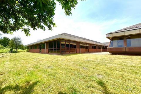 Office to rent, Beaumont Close Banbury OX16 1TH