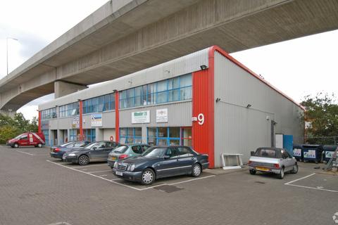 Warehouse to rent, Crosshouse Rd Southampton SO14 5GZ