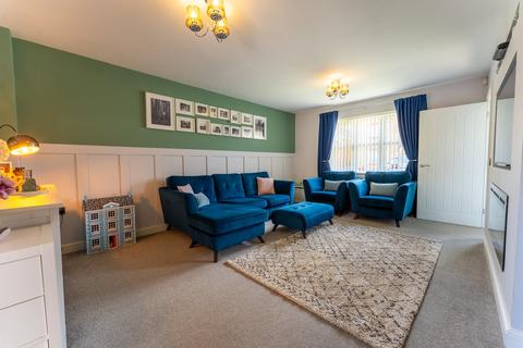 3 bedroom detached house for sale, Dolydd Pentrosfa, Llandrindod Wells, LD1