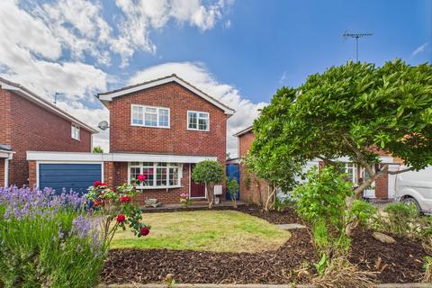 3 bedroom detached house for sale, Parkfield Close, Hartlebury, DY11 7TW