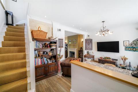 4 bedroom semi-detached house for sale, Oakwood Crescent, Greenford