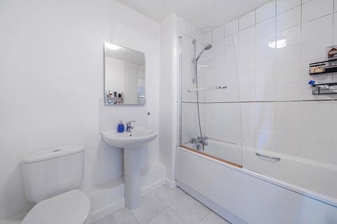 1 bedroom flat for sale, Scott Avenue, Wandsworth, London, SW15