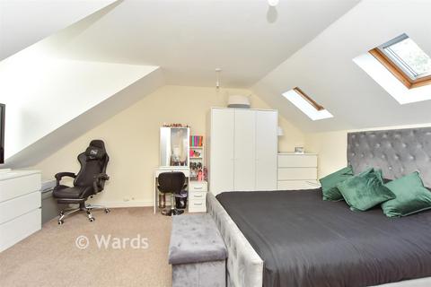 3 bedroom chalet for sale, Waterloo Hill, Sheerness ME12