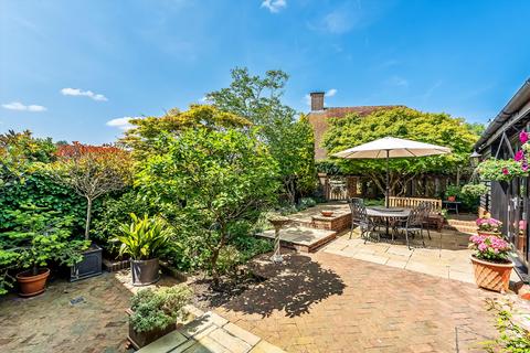 4 bedroom barn conversion for sale, The Barns, Shackleford, Godalming, Surrey, GU8 6BU