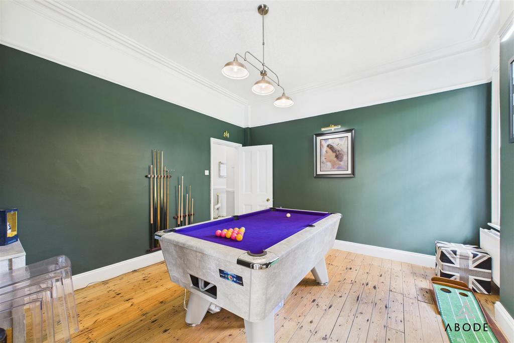 CAM02696 G0-PR0651-STILL015.jpg