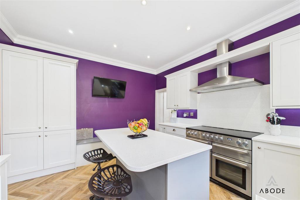 CAM02696 G0-PR0651-STILL006.jpg