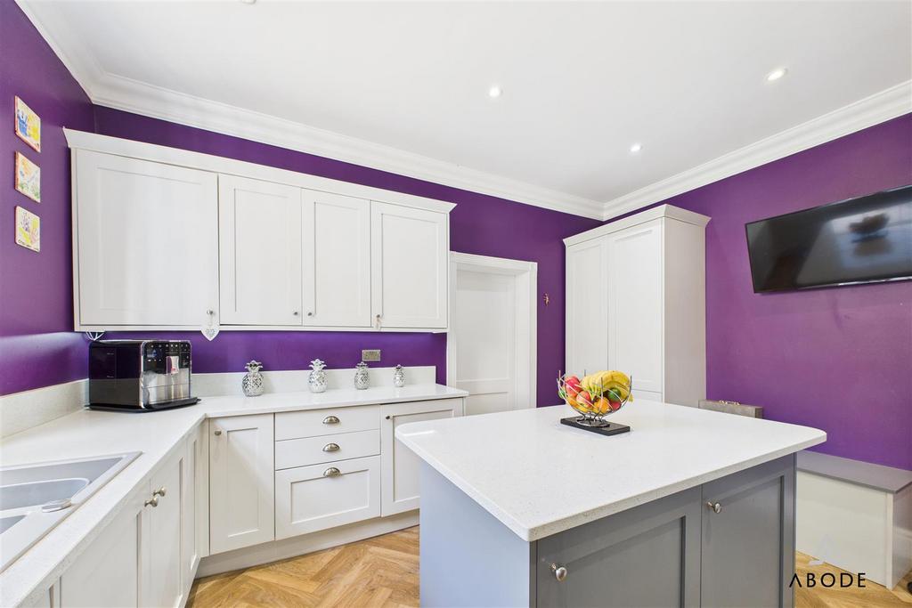 CAM02696 G0-PR0651-STILL007.jpg