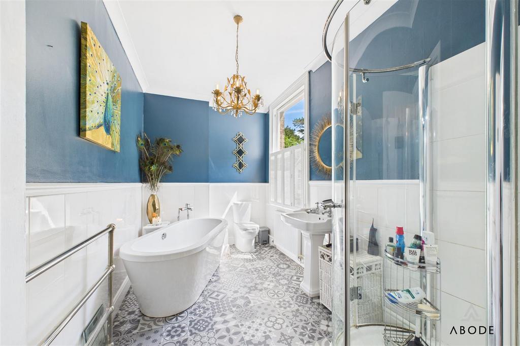 CAM02696 G0-PR0651-STILL025.jpg