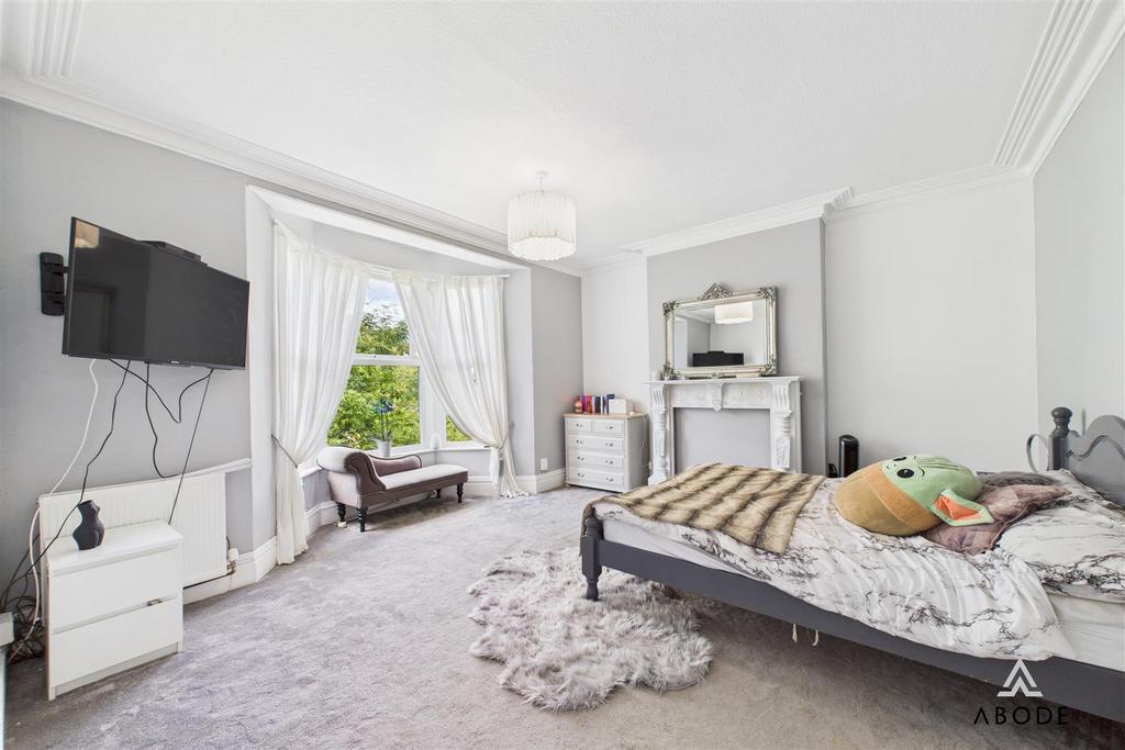 CAM02696 G0-PR0651-STILL027.jpg