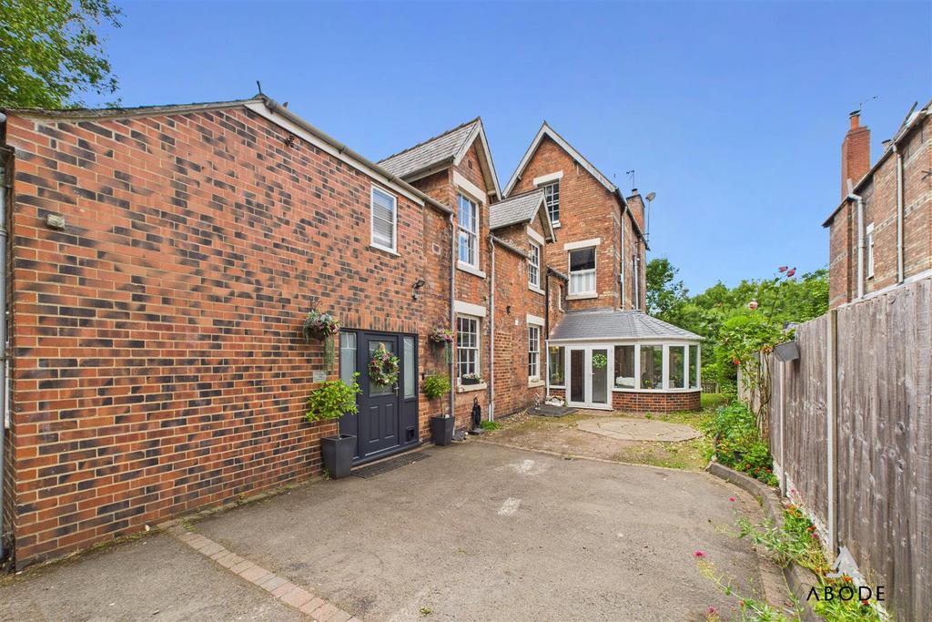 CAM02696 G0-PR0651-STILL040.jpg