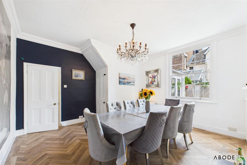 CAM02696 G0-PR0651-STILL009.jpg