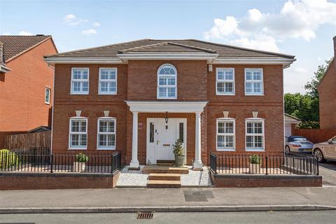3 Bolts Croft, Chippenham, SN15 3GQ