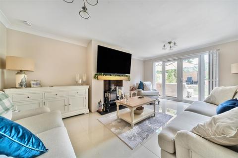 3 Bolts Croft, Chippenham, SN15 3GQ