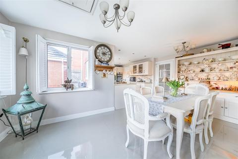 3 Bolts Croft, Chippenham, SN15 3GQ