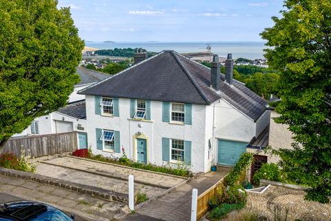 undefined, Porth-y-Castell, Barry