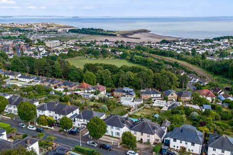 undefined, Porth-y-Castell, Barry