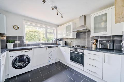 13 Warwick Gardens, Thames Ditton, KT7 0RA