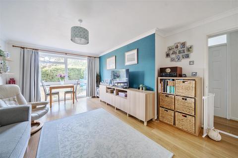 13 Warwick Gardens, Thames Ditton, KT7 0RA