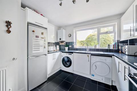 13 Warwick Gardens, Thames Ditton, KT7 0RA