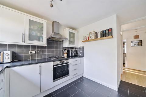 13 Warwick Gardens, Thames Ditton, KT7 0RA
