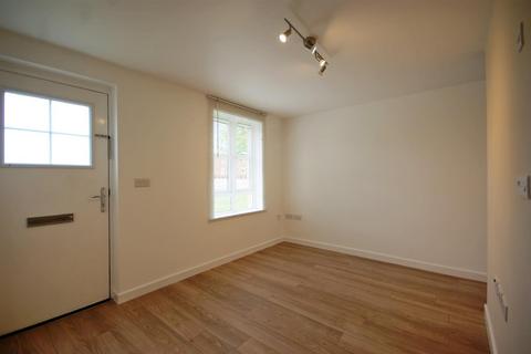 Studio to rent, Carlton Boulevard, Lincoln