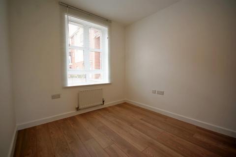 Studio to rent, Carlton Boulevard, Lincoln