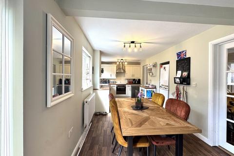 6 Cae Garw, Llantwit Fardre, Pontypridd, CF38 2TQ
