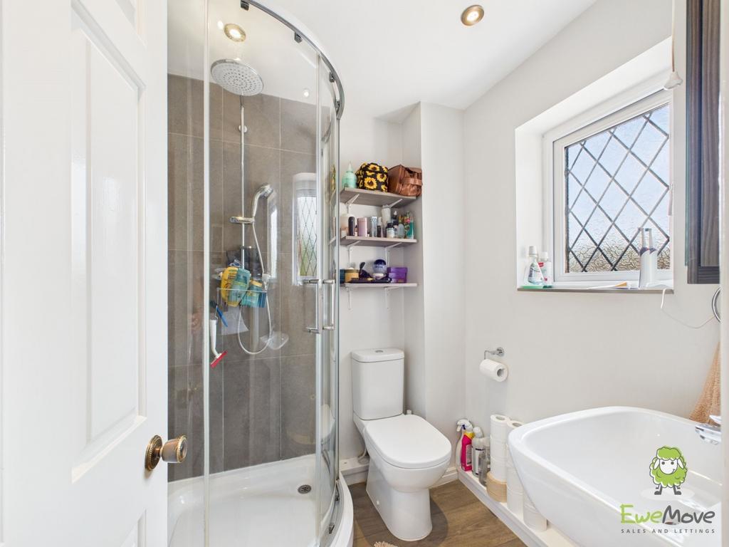 Bedroom 1 ensuite - Charlotte Thomasson Ewemove Wh