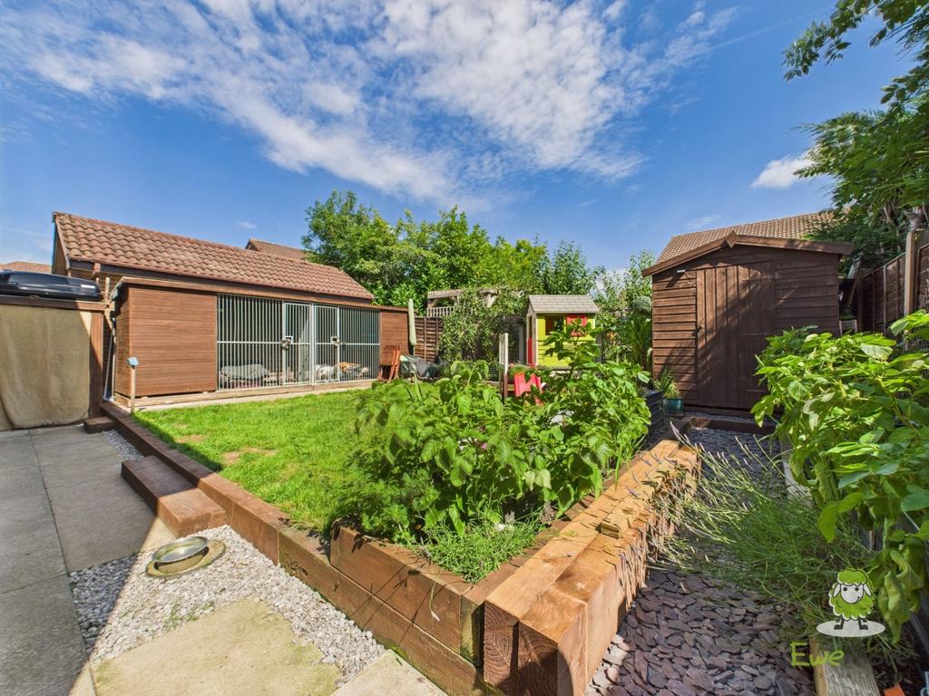 Rear garden and shed - Charlotte Thomasson Ewemove