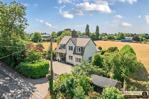 4 bedroom detached house for sale, Lower Icknield Way, Buckland,