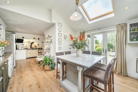 4 bedroom detached house for sale, Lower Icknield Way, Buckland,