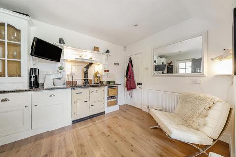 4 bedroom detached house for sale, Lower Icknield Way, Buckland,