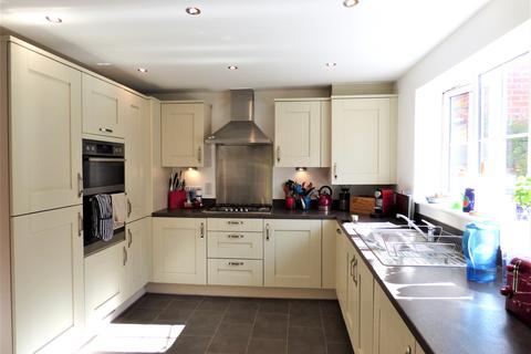 4 bedroom detached house to rent, Thompson Road, Tidworth SP9