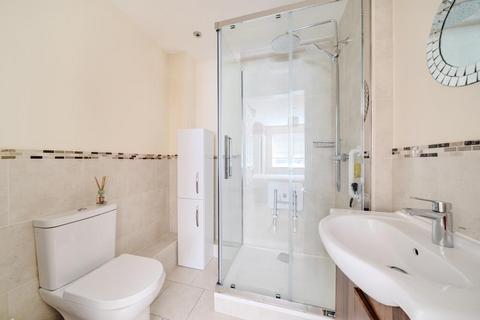 undefined, Shepperton,  Surrey,  TW17