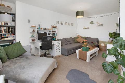 2 bedroom flat for sale, Fore Street, Teignmouth, TQ14