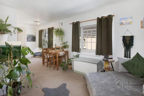 2 bedroom flat for sale, Fore Street, Teignmouth, TQ14