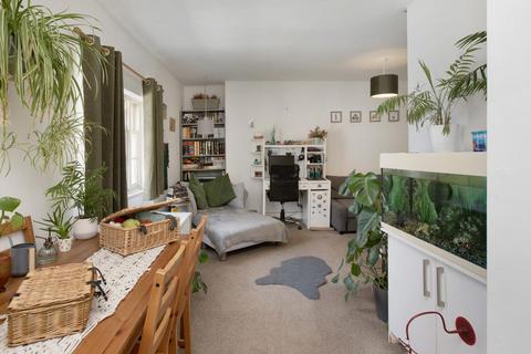 2 bedroom flat for sale, Fore Street, Teignmouth, TQ14