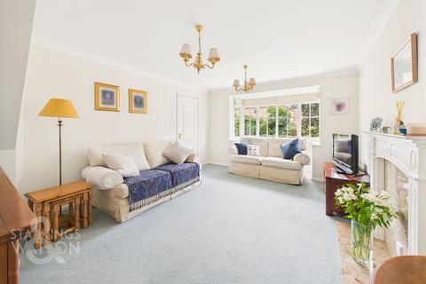 24 Broom Close, Taverham, Norwich, NR8 6FS