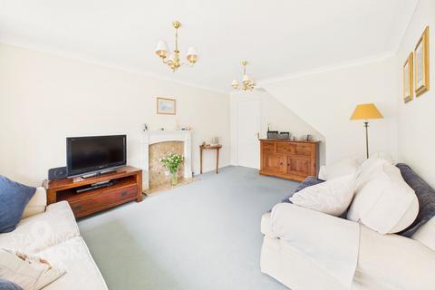 24 Broom Close, Taverham, Norwich, NR8 6FS