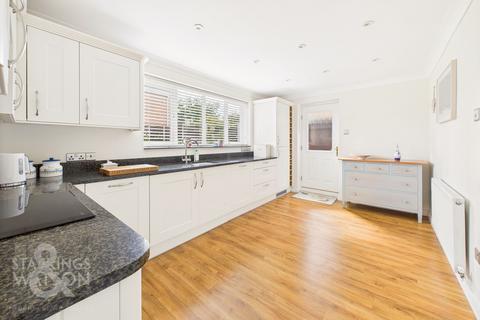 24 Broom Close, Taverham, Norwich, NR8 6FS