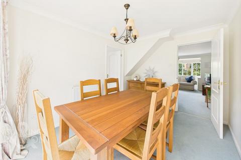 24 Broom Close, Taverham, Norwich, NR8 6FS