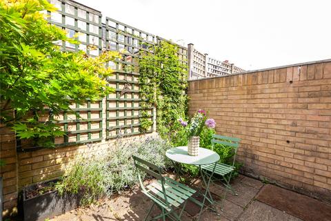17 Devoncroft Gardens, Twickenham, TW1 3PB